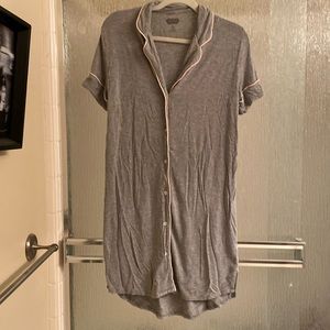 🛑 Small mud pie gray nightgown or FREE with purchase